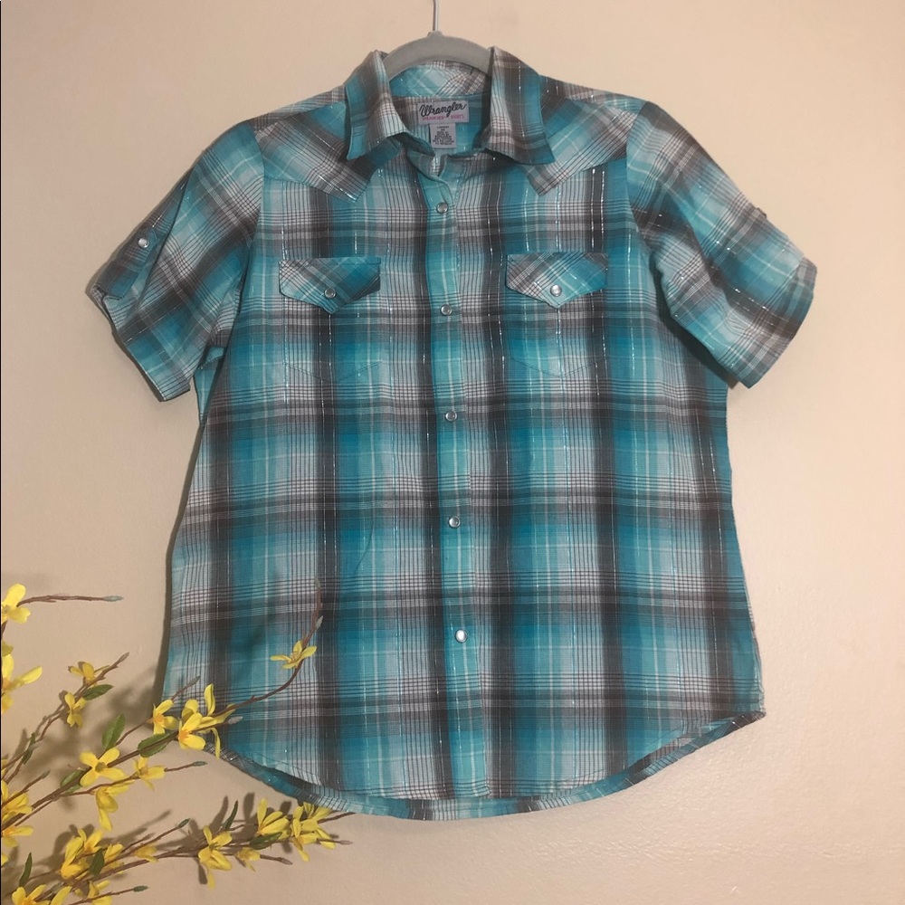 Women’s Wrangler Plaid Button-down Cowgirl shirt